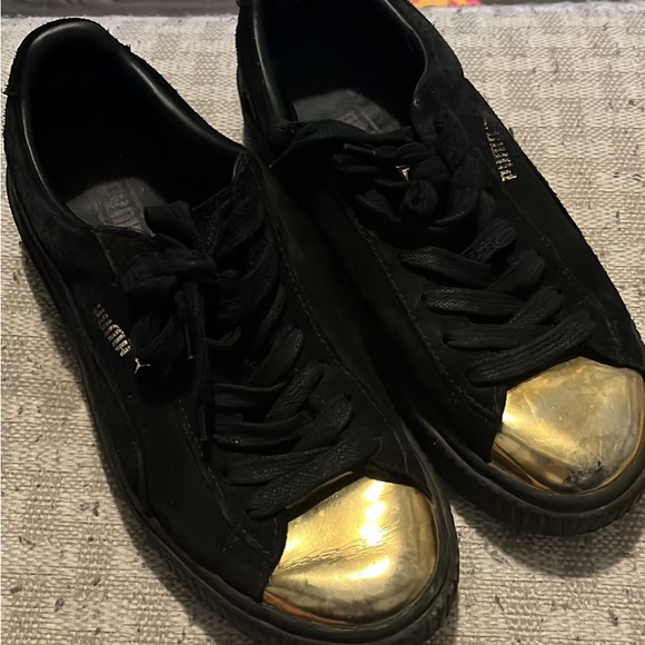 Puma gold toe sneakers - Picture 2 of 2